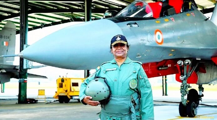 अंबाला एयरबेस से राष्ट्रपति द्रौपदी मुर्मु ने राफेल में भरी उड़ान राफेल में उड़ान