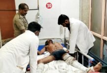 लगाई खुद को आग