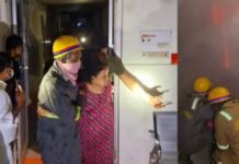 आलमबाग रेलवे अस्पताल में लगी आग से मची अफरा-तफरी अस्पताल में लगी आग
