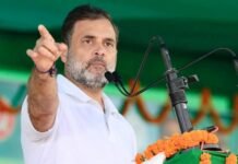 मुजफ्फरपुर जनसभा में राहुल का हमला, भाजपा के हाथ में नीतीश जी का रिमोट  भाजपा के हाथ में रिमोट