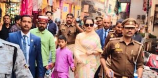 काशी विश्वनाथ का दर्शन कर बोलीं कंगना रनौत, भव्य नजर आ रही काशी कंगना रनौत