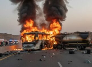 सऊदी अरब: भारतीय उमरा यात्रियों की बस की हुई टैंकर से टक्कर, महिला-बच्चों समेत 45 लोगों की दर्दनाक मौत सऊदी अरब