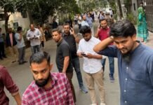 कोलकाता समेत कई जिलों में आया भूकंप, बांग्लादेश में था केंद्र, तीन की मौत भूकंप