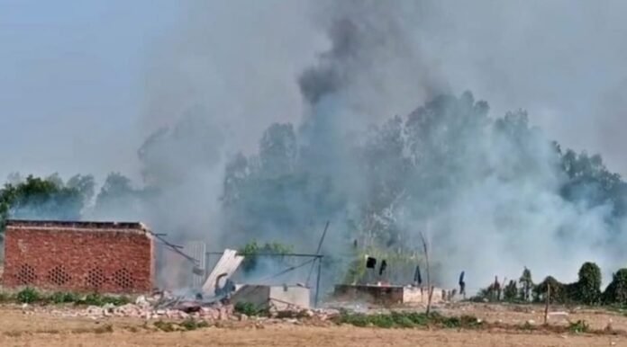 पटाखा फैक्ट्री