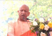 CM योगी का ऐलान, यूपी के स्कूलों में वंदे मातरम करेंगे अनिवार्य, कांग्रेस पर भी बोला हमला वंदे मातरम