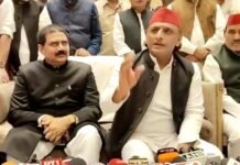 अखिलेश यादव