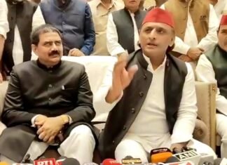 अखिलेश यादव