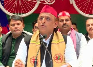 दालमंडी गली में तोड़फोड़ को राजनीतिक विध्वंस करार दे अखिलेश ने उठाई तत्काल रोक लगाने की मांग दालमंडी गली