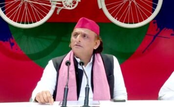 हाथ खून से रंगे
