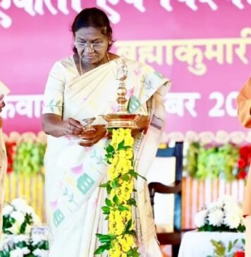 लखनऊ में ब्रह्माकुमारीज योग शिविर का शुभारंभ कर राष्ट्रपति मुर्मू ने कहा, ‘वसुधैव कुटुंबकम’ दुनिया की बड़ी जरूरत राष्ट्रपति मुर्मू