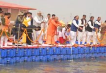 CM योगी ने माघ मेले की तैयारियों का लिया जायजा, संगम पर की पूजा सीएम योगी