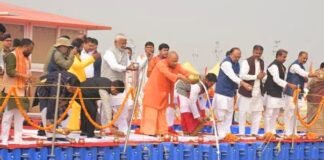 CM योगी ने माघ मेले की तैयारियों का लिया जायजा, संगम पर की पूजा सीएम योगी