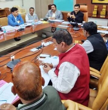 440 करोड़ से बनेगा एकीकृत मंडलीय कार्यालय, प्रेजेंटेशन देख कमिश्नर LDA अफसरों से बोले, अनुरक्षण के नाम पर हो कम से कम खर्च, ये निर्देश भी दिये लखनऊ एकीकृत मंडलीय कार्यालय