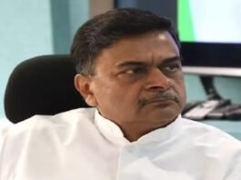 अडानी के खिलाफ आवाज उठाने वाले पूर्व केंद्रीय मंत्री RK सिंह भाजपा से निलंबित, दो अन्य पर भी गिरी गाज भाजपा से निलंबित