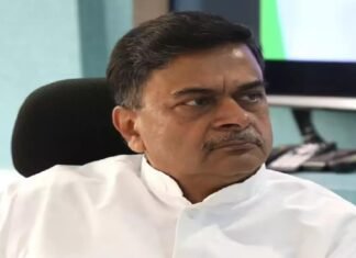 अडानी के खिलाफ आवाज उठाने वाले पूर्व केंद्रीय मंत्री RK सिंह भाजपा से निलंबित, दो अन्य पर भी गिरी गाज भाजपा से निलंबित