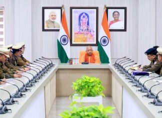 CM योगी की ट्रेनी अफसरों को सीख, संवाद-संवेदनशीलता से बनेंगे सफल अधिकारी सीएम योगी