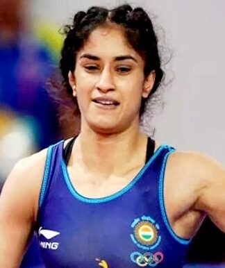 महिला पहलवान विनेश फोगाट ने संन्यास से लिया यू-टर्न, 2028 ओलंपिक में फिर खेलेंगी विनेश फोगाट