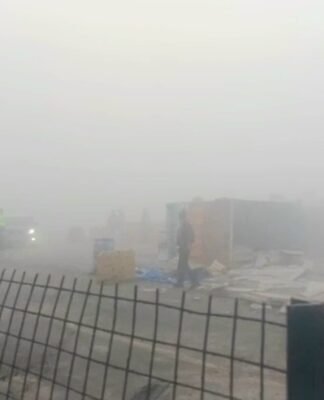 लखनऊ एक्सप्रेसवे पर पलटे लोडर से कंटेनर-बस समेत टकराए दस वाहन, ड्राइवर की मौत, कई घायल लखनऊ एक्सप्रेसवे