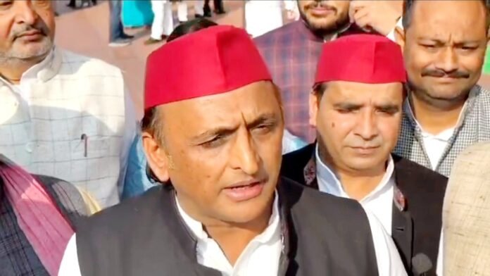 अखिलेश यादव