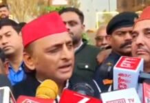 अखिलेश यादव