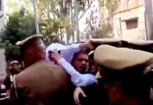 जमीन खरीद के 26 साल पुराने मामले में पूर्व IPS एकाएक ट्रेन में गिरफ्तार, जेल जाने से पहले अमिताभ ठाकुर ने जताई अपनी हत्या की आशंका अमिताभ ठाकुर