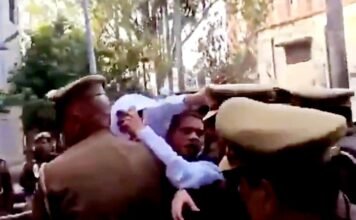 जमीन खरीद के 26 साल पुराने मामले में पूर्व IPS एकाएक ट्रेन में गिरफ्तार, जेल जाने से पहले अमिताभ ठाकुर ने जताई अपनी हत्या की आशंका अमिताभ ठाकुर