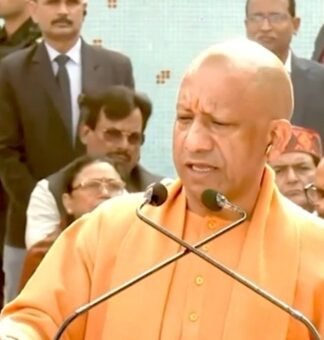 वल्लभभाई पटेल की पुण्यतिथि पर CM योगी ने दी श्रद्धांजलि, जवाहर लाल नेहरू को बताया कश्मीर विवाद का जिम्मेदार वल्लभभाई पटेल