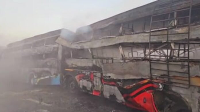 बसों की भिड़ंत