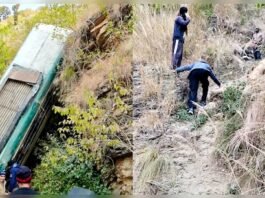 उत्तराखंड: रामनगर जा रही बस खाई में गिरी, सात यात्रियों की मौत, पांच घायल खाई भें गिरी बस