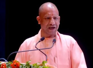 ड्रग्स-मोबाइल से दूर रहें युवा, खोखला कर देगा शरीर: CM योगी ड्रग्स-मोबाइल