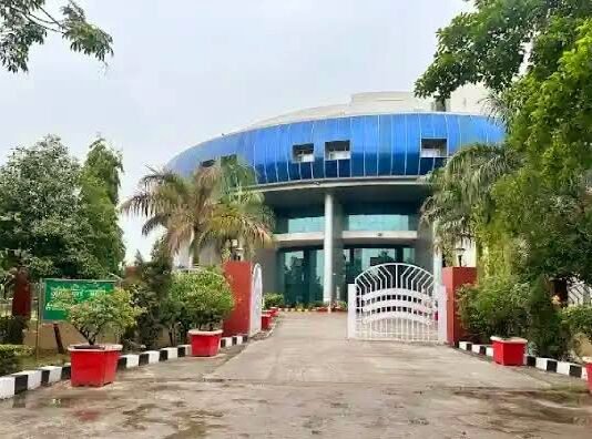 BBAU के ऑफिस असिस्टेंट को कोर्ट ने सुनाई चार साल की सजा, CBI ने 50 हजार की रिश्वत लेते था दबोचा बीबीएयू