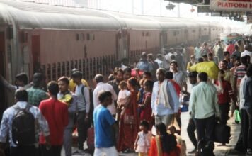 ट्रेनों का किराया बढ़ा रेलवे ने यात्रियों को दिया जोर का झटका, साल में करेगा 600 करोड़ की अतिरिक्त कमाई ट्रेन का किराया