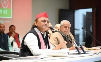 SIR की प्रक्रिया पर सवाल उठाकर बोले अखिलेश, लोकतांत्रिक व्यवस्था को अपवित्र करने पर उतारू है भाजपा अखिलेश