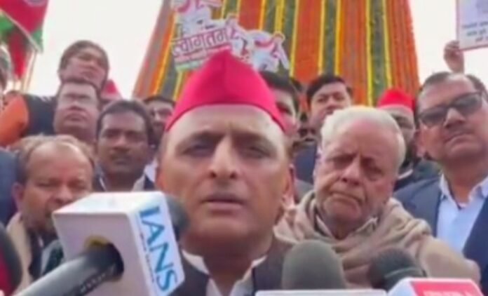 अखिलेश यादव