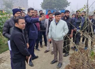 ग्रीन कॉरिडोर निर्माण के तीसरे फेज में गड़बड़ी रोकने को एलडीए वीसी ने किया निरीक्षण, दिलकुशा रोड चौड़ीकरण का भी दिया निर्देश ग्रीन कॉरिडोर निर्माण