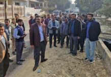 तीन किलोमीटर का नाला