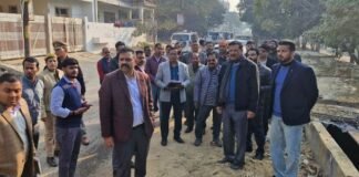 तीन किलोमीटर का नाला