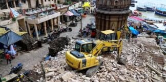 मणिकर्णिका घाट ध्‍वस्तीकरण