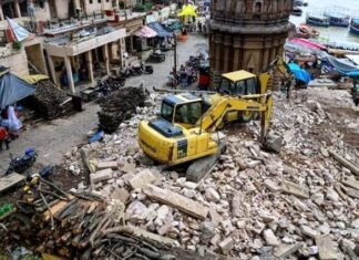 मणिकर्णिका घाट ध्‍वस्तीकरण