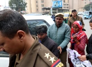 आत्‍मदाह की कोशिश