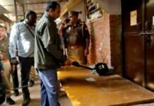 अब वाराणसी कोर्ट को मिली बम से उड़ाने की धमकी, खाली कराया गया परिसर बम की धमकी