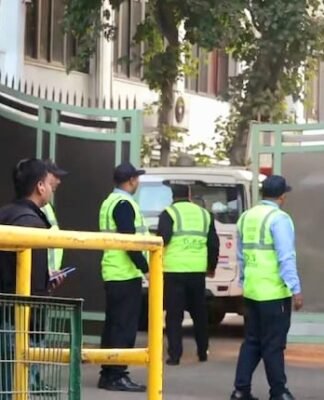 बम ब्लास्ट की धमकी