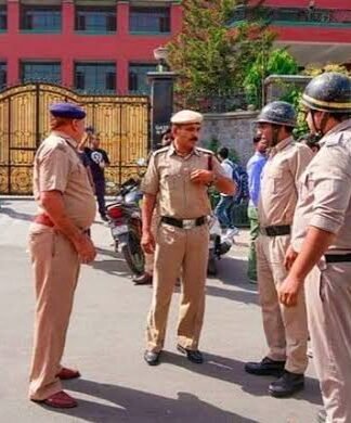 CBSE एग्जाम के बीच कई स्कूलों को मिली बम से उड़ाने की धमकी, मचा हड़कंप बम की धमकी