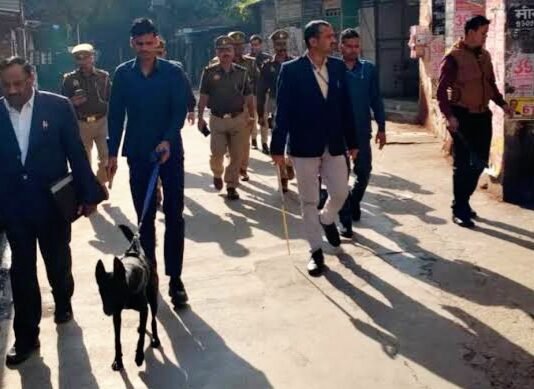 बम ब्लास्ट की धमकी