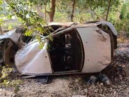 बेकाबू कार पलटने से तीन दोस्तों की मौत, दो घायल, मातम में बदली शादी की खुशियां, रायबरेली में हुआ दर्दनाक हादसा बेकाबू कार