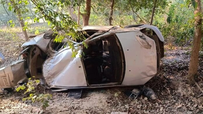 बेकाबू कार