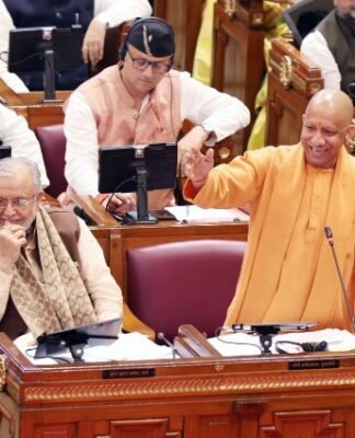 सदन में योगी