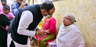 चिनहट CHC का डिप्टी सीएम ने किया औचक निरीक्षण, खामियों पर प्रभारी को लगाई फटकार औचक निरीक्षण