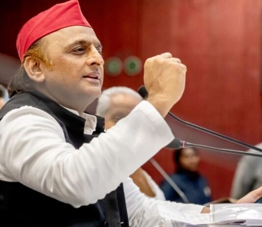 अखिलेश यादव