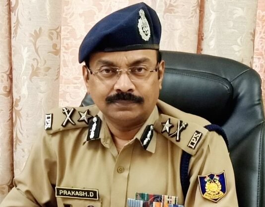 यूपी से तीन IPS अफसर हुए रिटायर, DG बनें एडीजी रेलवे प्रकाश डी. प्रकाश डी
